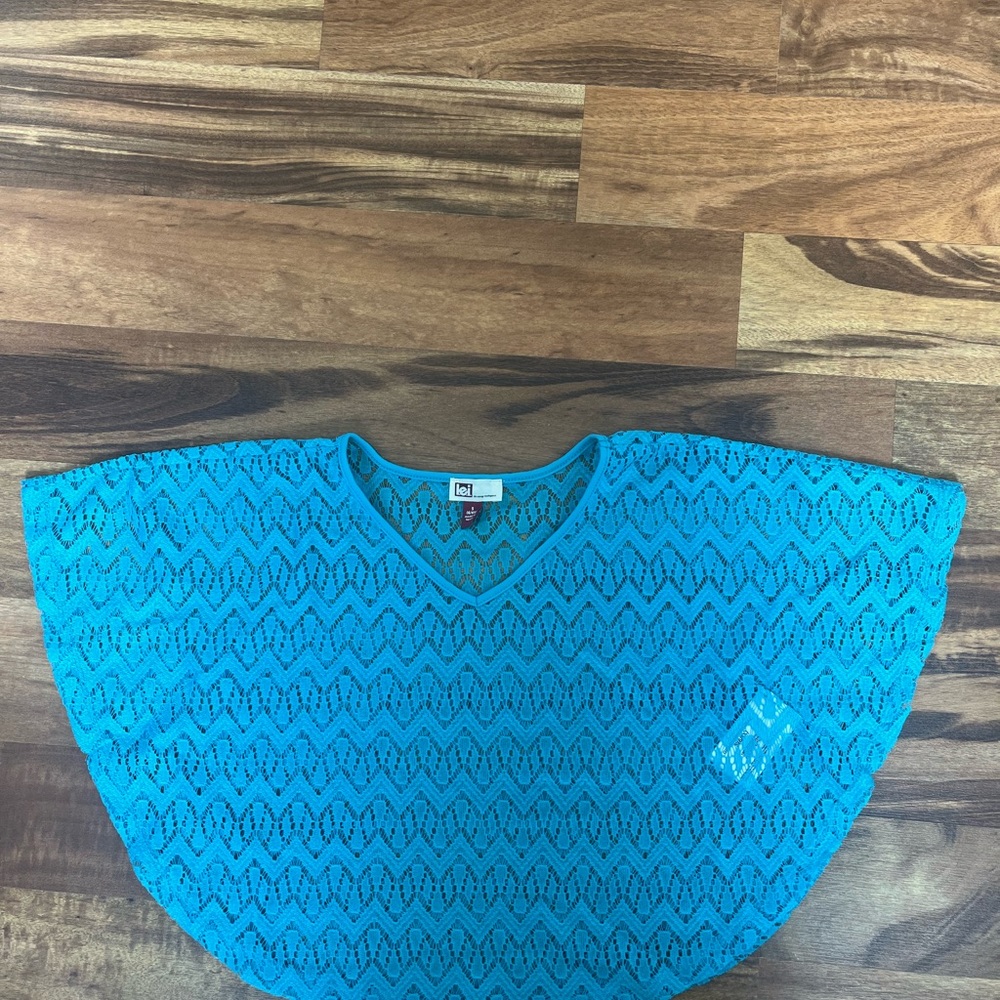 Girls shrug LEI used good condition 6x.
